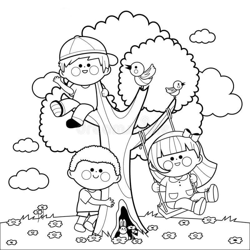 Børn Leger På Et Træ Tegninger til Farvelægning